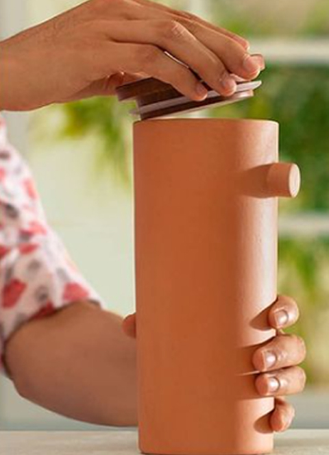 Knurl Terracotta Bottle with Wooden Lid