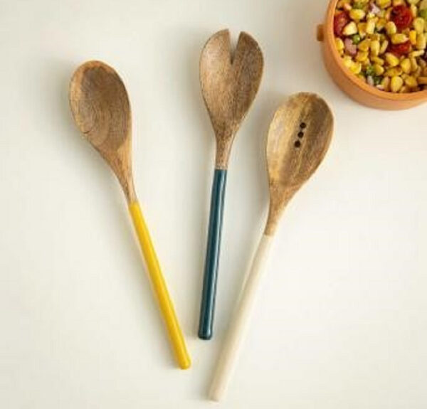 All-important Cutlery collection for a perfect dining table