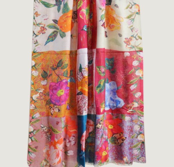 Get dolled up, Be Fashionable with Scarves & Stoles