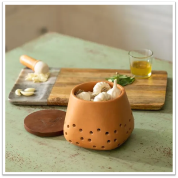Preserve the Flavour with the Terracotta Dhara Storage Jar with a Wooden Lid
