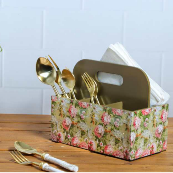 Advantages of Using a Cutlery Holder in Your Kitchen